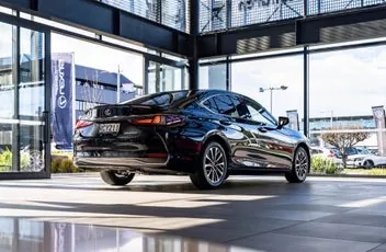 Lexus Es 300H 2025 photo 4