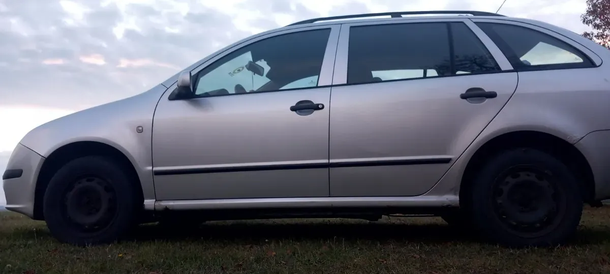 Skoda Fabia 2006 photo 2