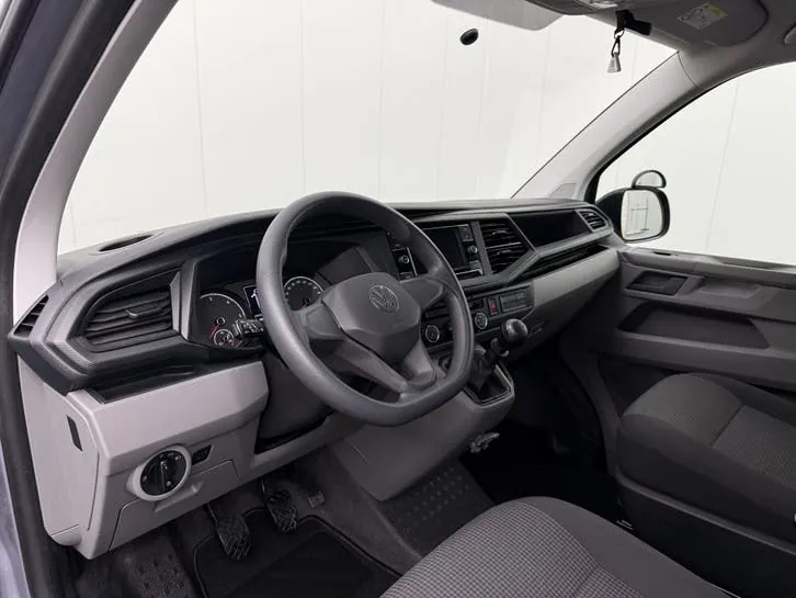 Volkswagen Transporter 2021 photo 3