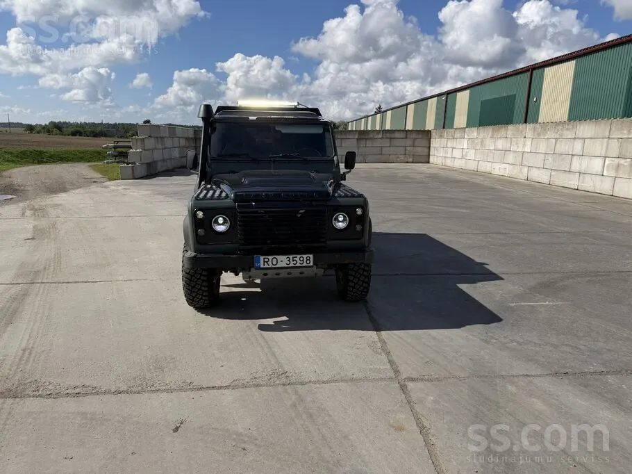 Land Rover Defender 2013 photo 5