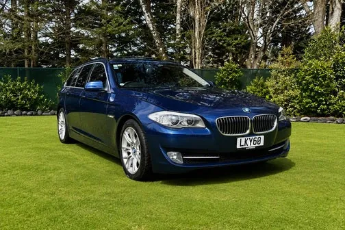 BMW 523I