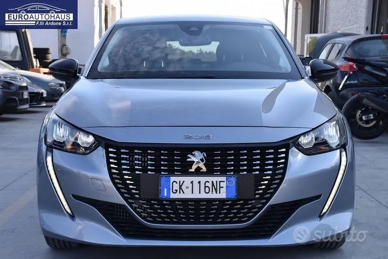 Peugeot 208 2022 photo 2