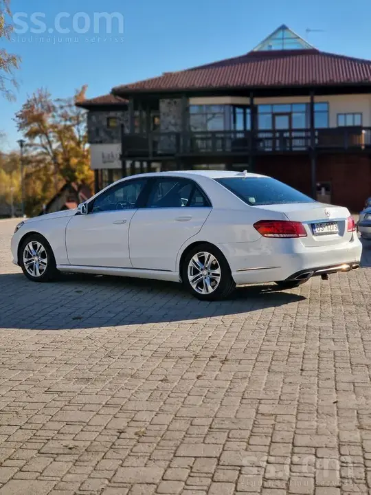 Mercedes-Benz E220 2013 photo 3