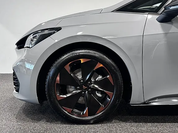 Cupra Born 2024 photo 2