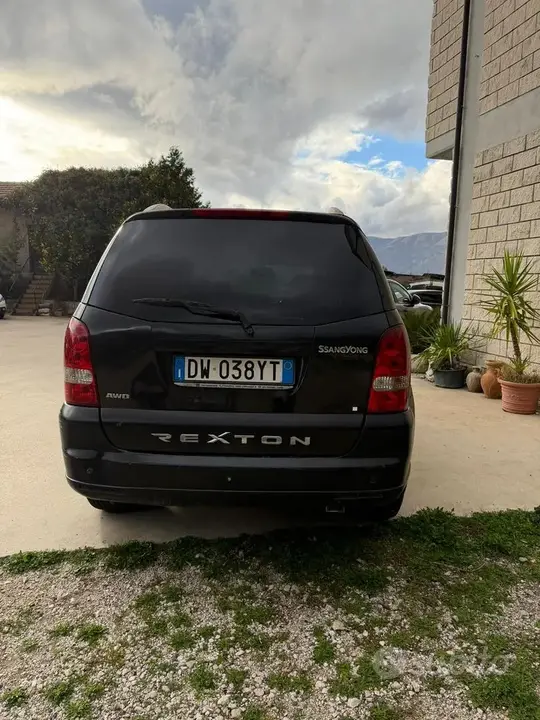 KG Mobility Rexton 2009 photo 4