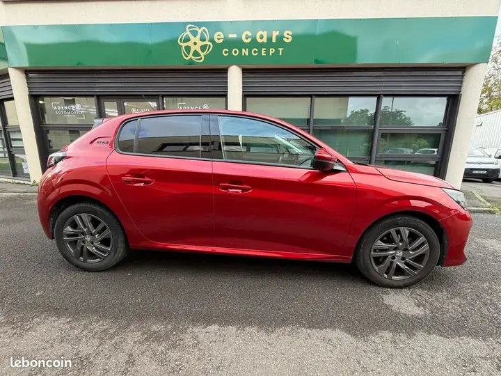Peugeot 208 2022 photo 2