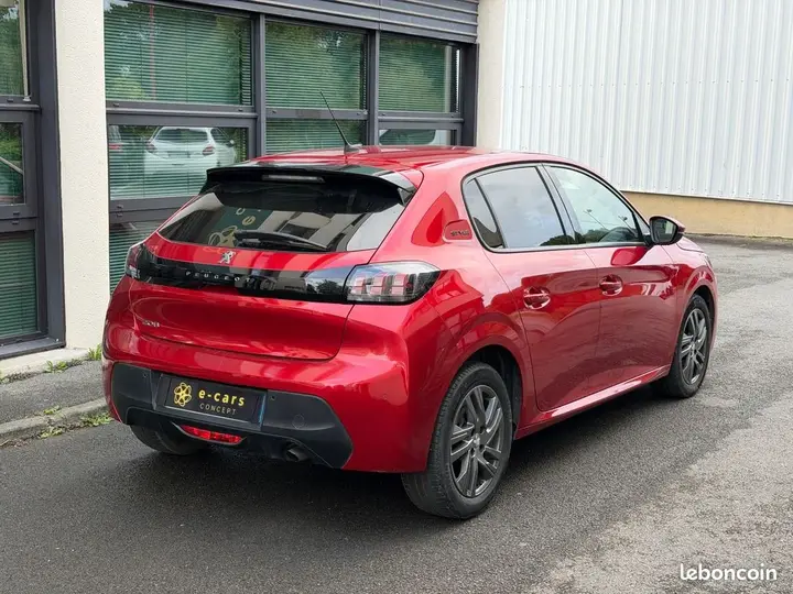 Peugeot 208 2022 photo 3