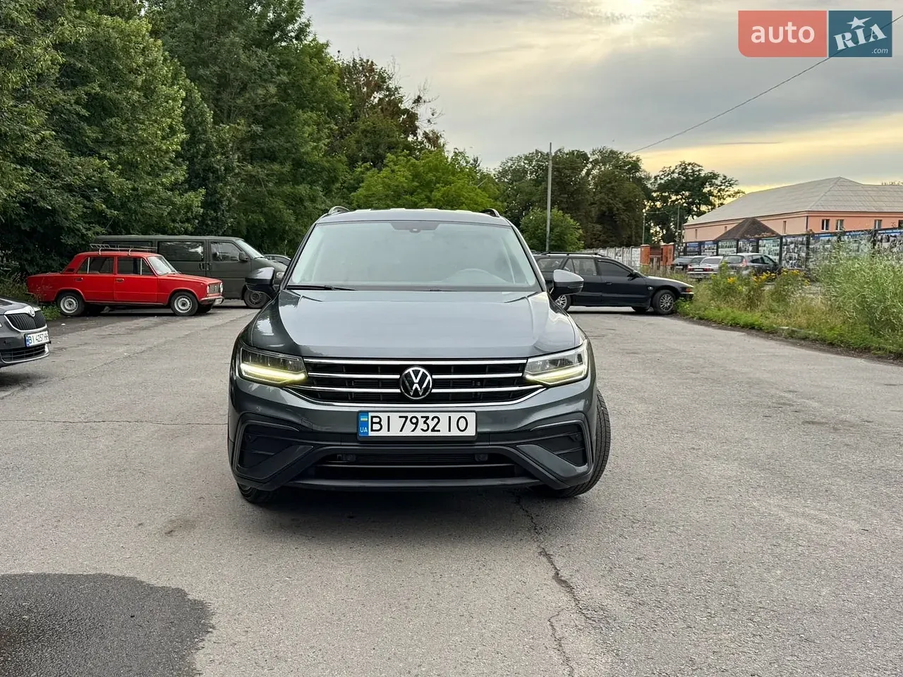 Volkswagen Tiguan 2022 photo 2