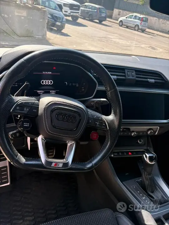 Audi Q3 2019 photo 2