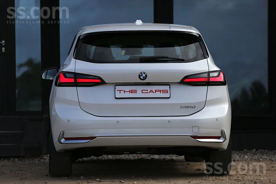 BMW 218D Active Tourer Luxury Line 2023 photo 3
