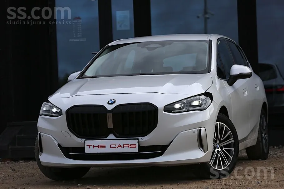 BMW 218D Active Tourer Luxury Line 2023 photo 5
