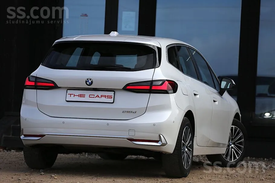 BMW 218D Active Tourer Luxury Line 2023 photo 2