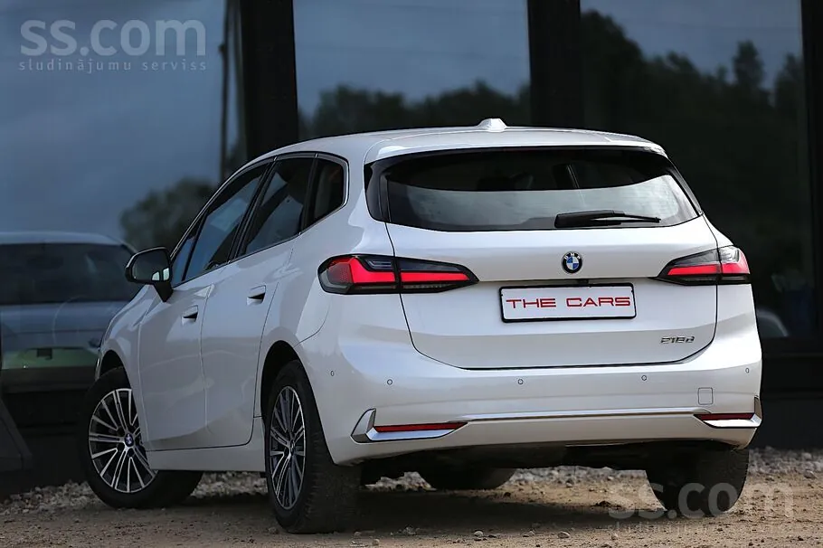 BMW 218D Active Tourer Luxury Line 2023 photo 4