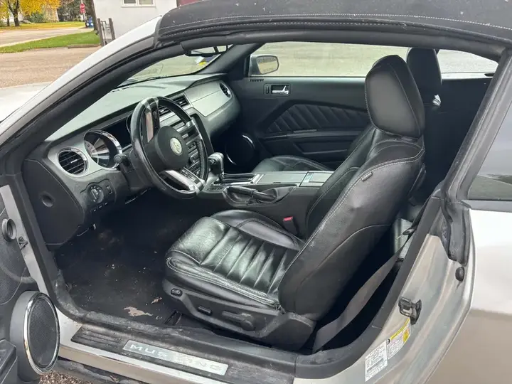 Ford Mustang 2010 photo 5