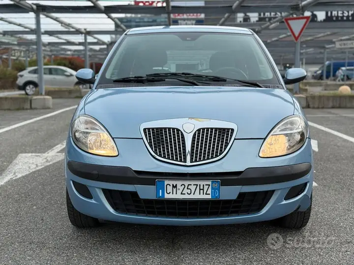 Lancia Ypsilon 2004 photo 2