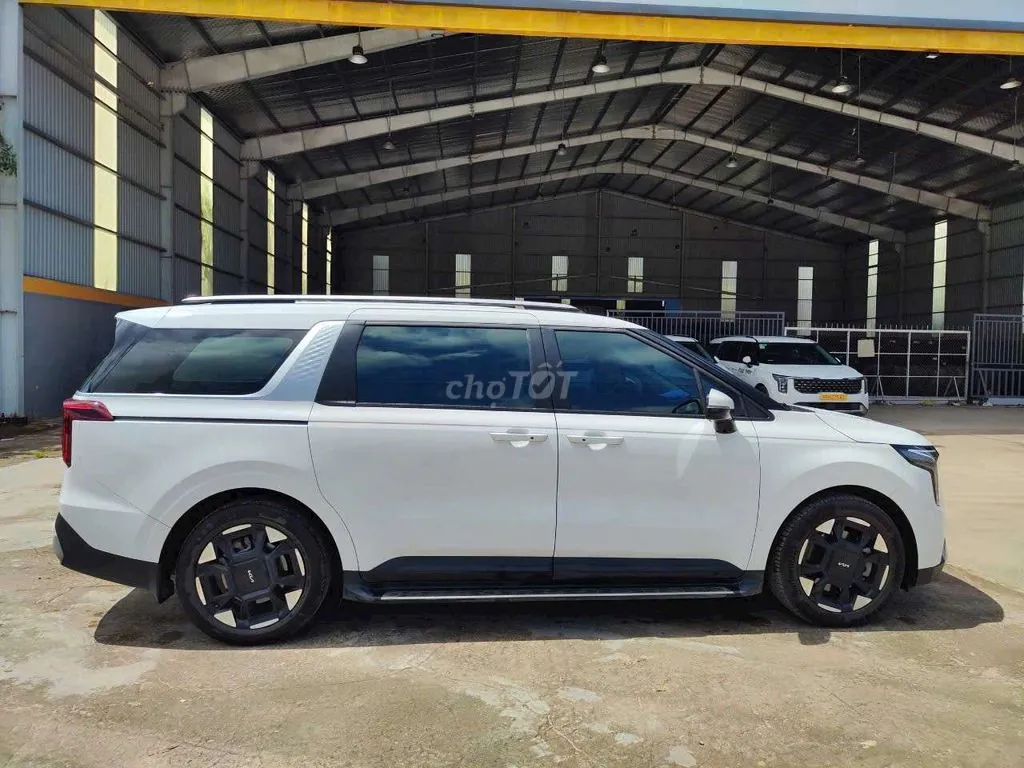 Kia Carnival 2025 photo 2