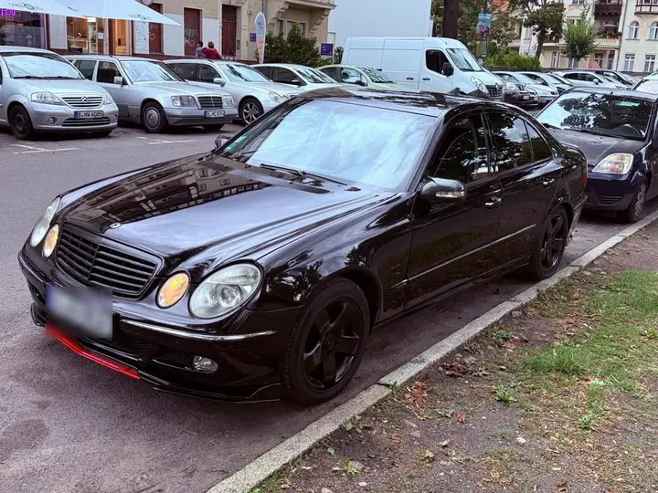 Mercedes-Benz E 240