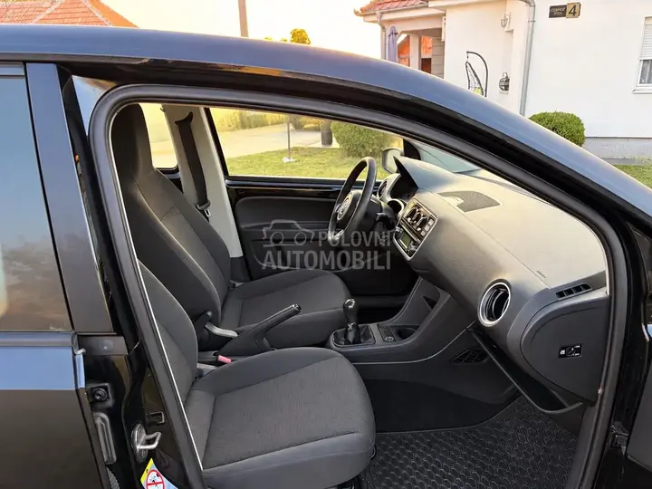 Volkswagen Up 2014 photo 4