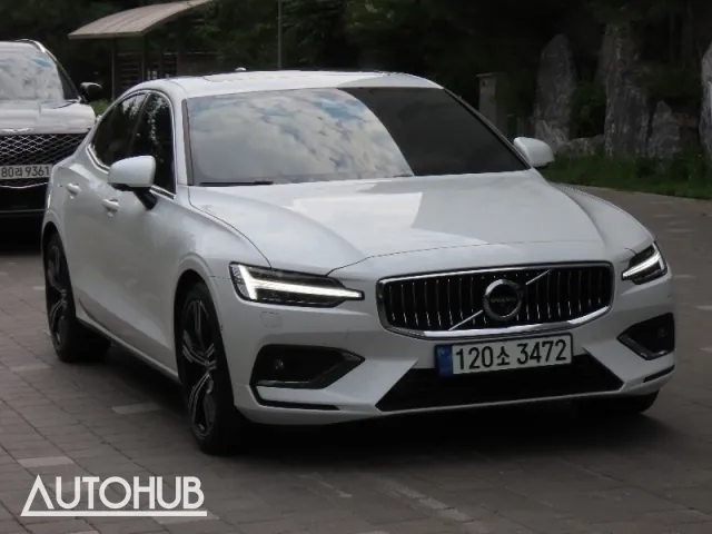 Volvo S60 2021 photo 2