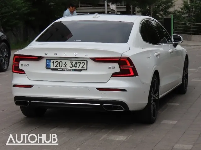 Volvo S60 2021 photo 3