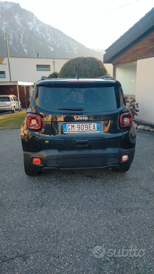 Jeep Renegade 2023 photo 2