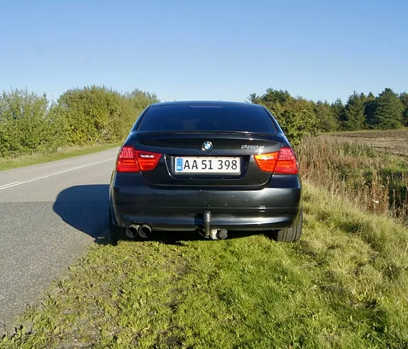 BMW 320D 2010 photo 4