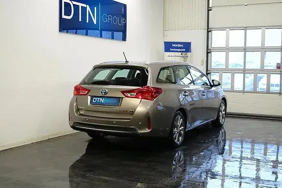Toyota Auris 2014 photo 3