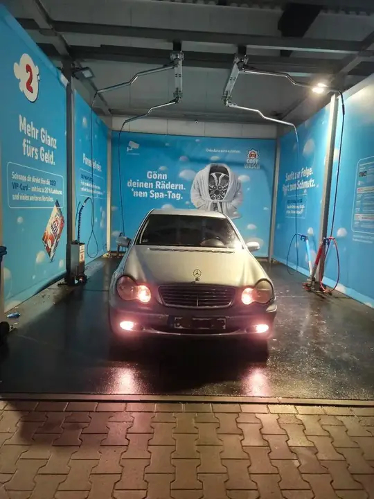 Mercedes-Benz C200