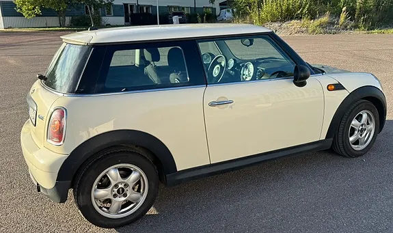 Mini One 2009 photo 2