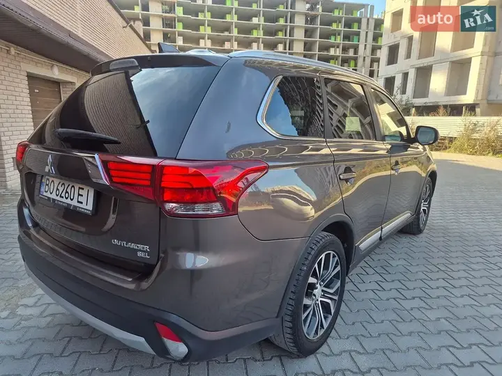 Mitsubishi Outlander 2018 photo 5