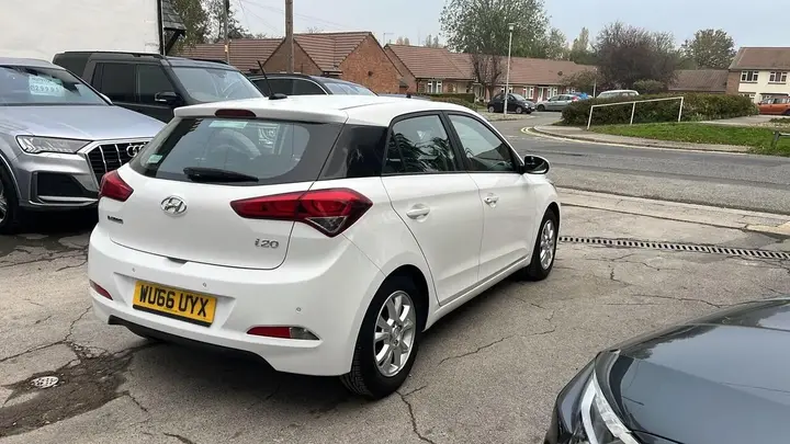 Hyundai I20 2016 photo 2