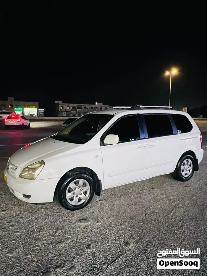 Kia Carnival 2009 photo 3