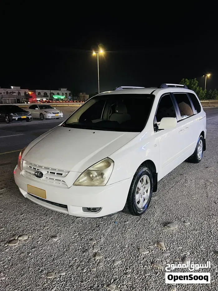 Kia Carnival 2009 photo 4