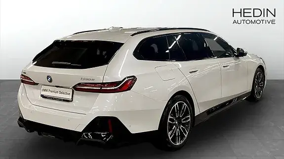 BMW 530E 2026 photo 2