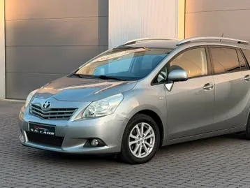 Toyota Verso 2012 photo 2