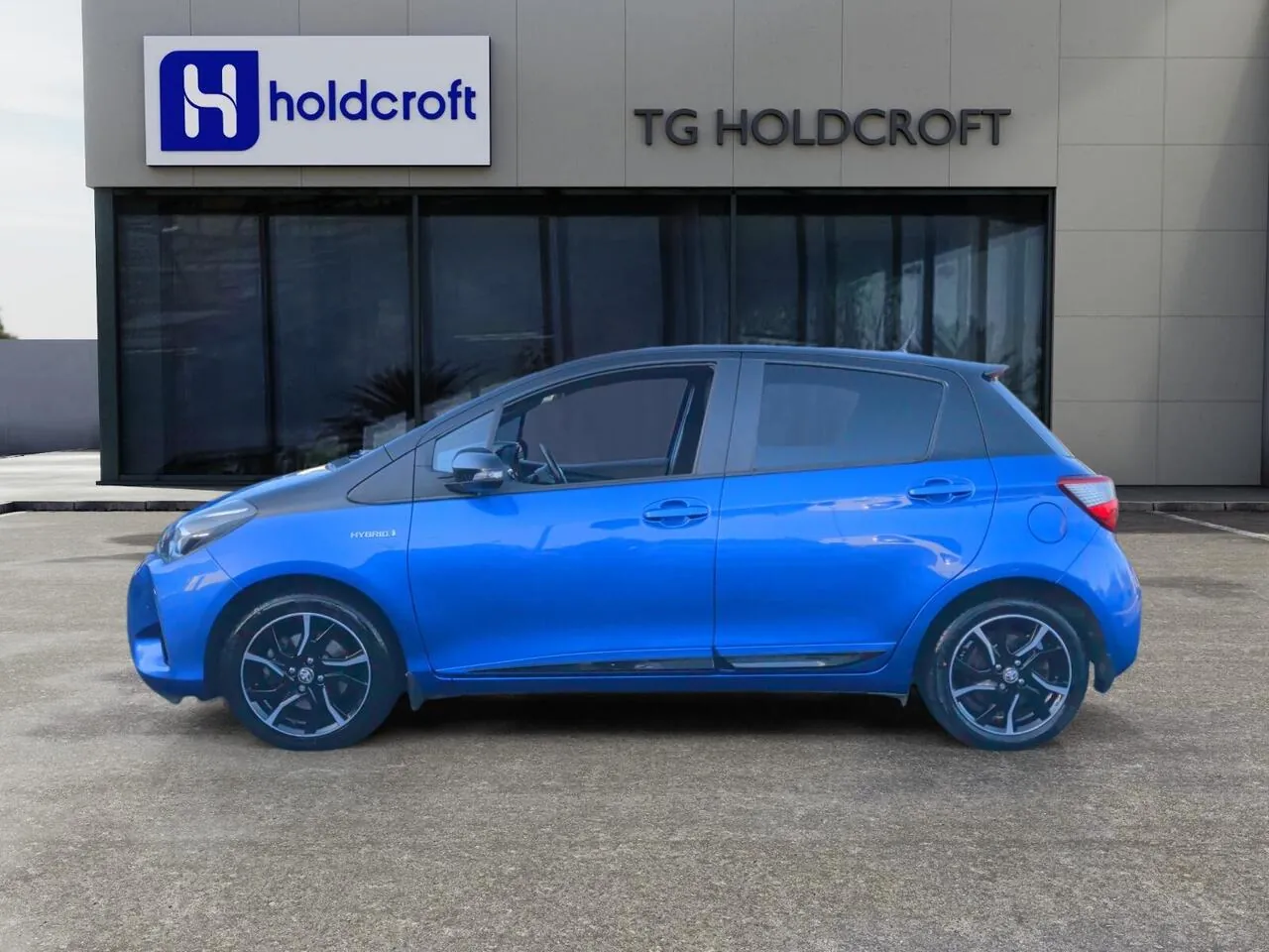 Toyota Yaris 2018 photo 2