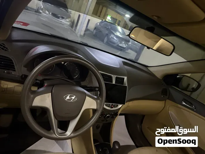 Hyundai Accent 2015 photo 4
