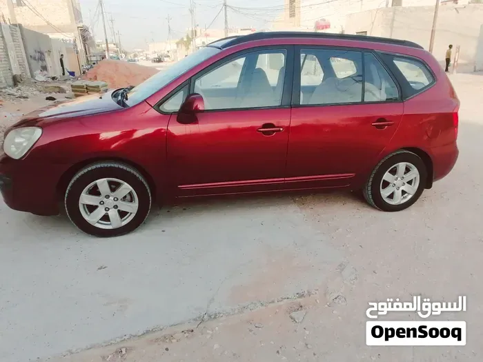 Kia Rondo 2008 photo 4