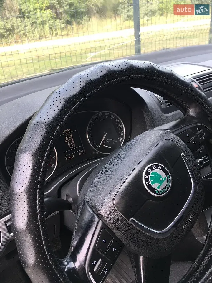 Skoda Octavia 2010 photo 4