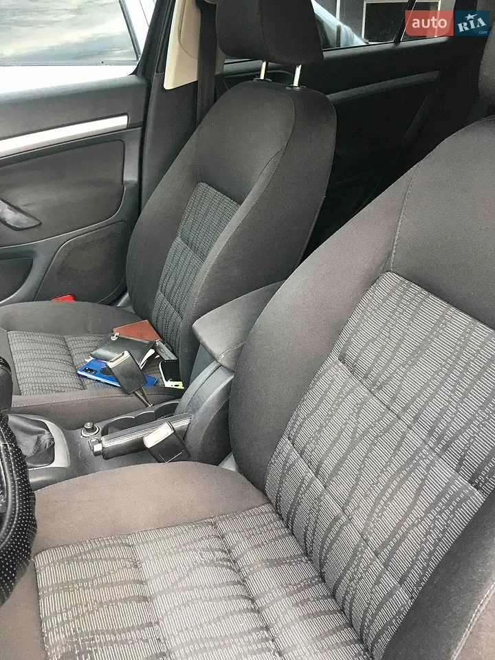 Skoda Octavia 2010 photo 3