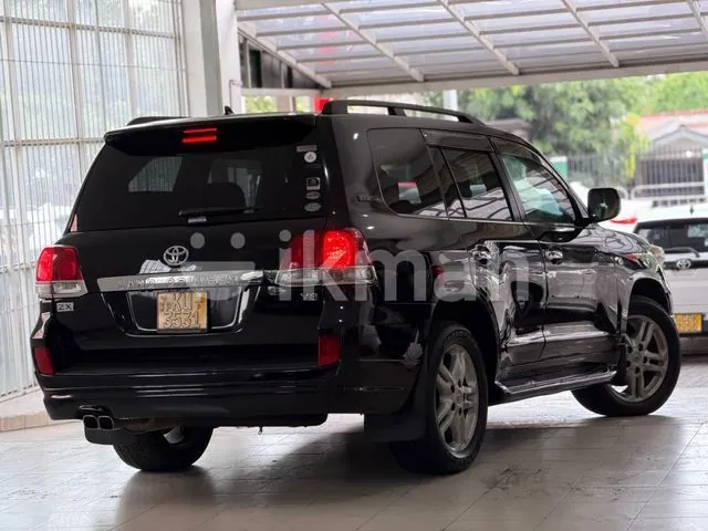 Toyota Land Cruiser 2011 photo 3
