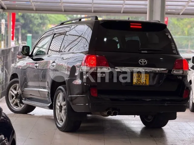 Toyota Land Cruiser 2011 photo 4