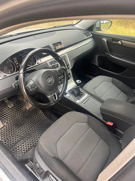 Volkswagen Passat 2011 photo 5