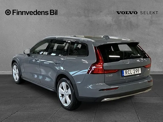Volvo V60 Cross Country 2023 photo 3