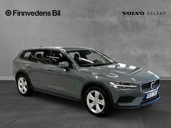 Volvo V60 Cross Country 2023 photo 2