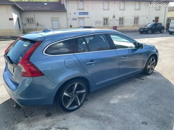Volvo V60 2013 photo 2