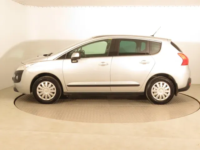 Peugeot 3008 2010 photo 2
