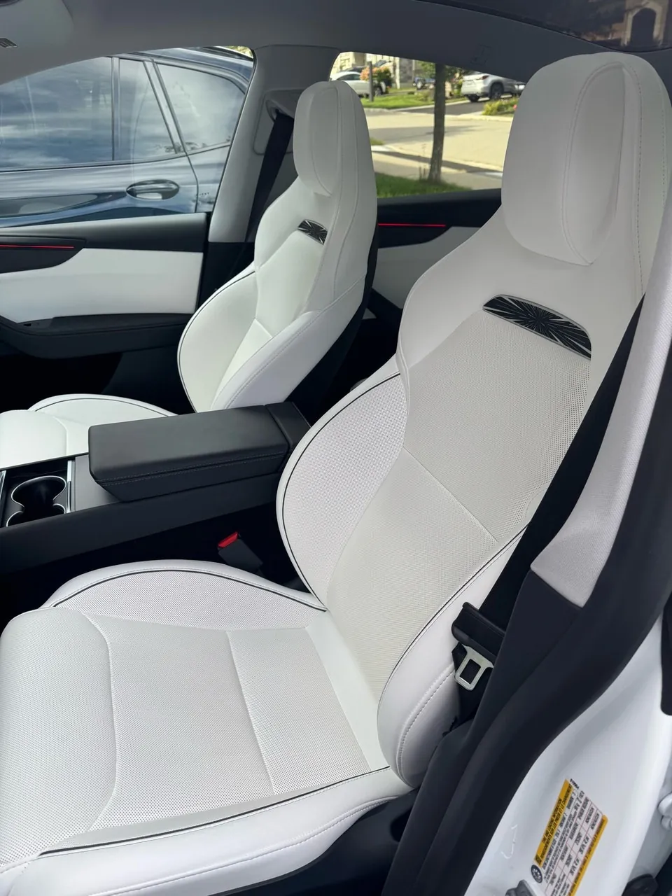 Tesla Model Y 2026 photo 4