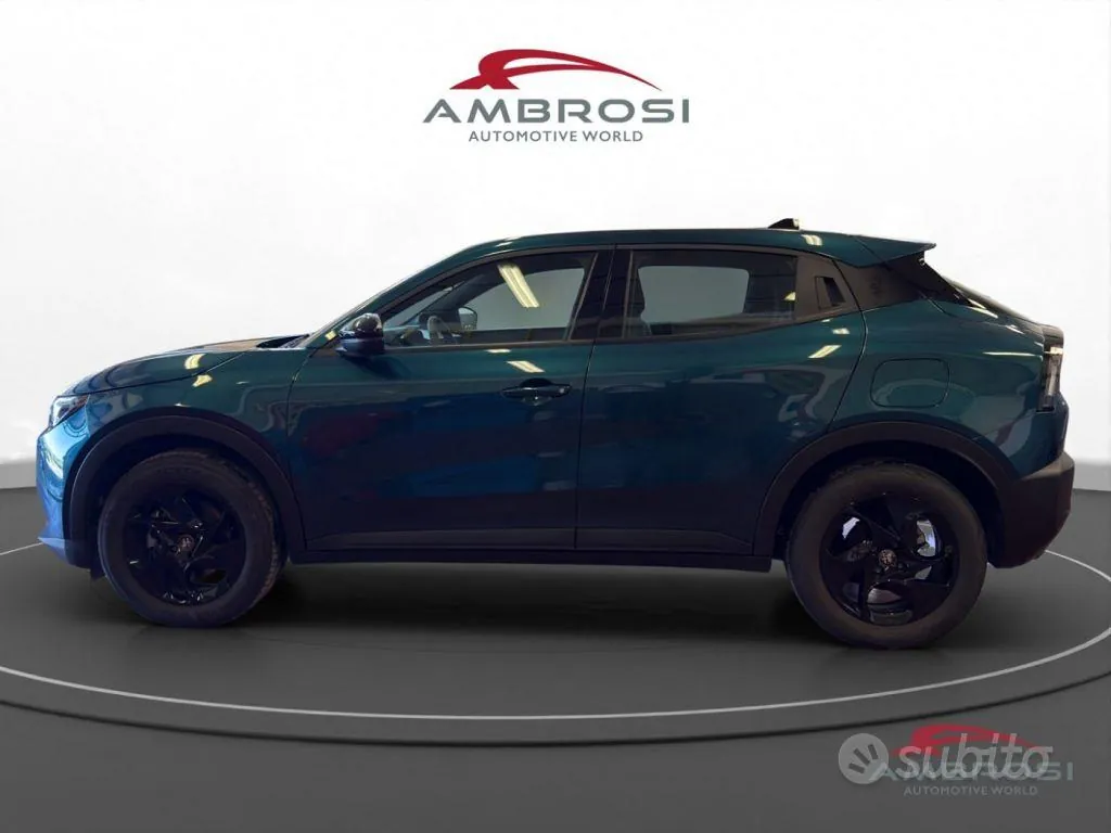 Alfa Romeo Junior 2025 photo 3