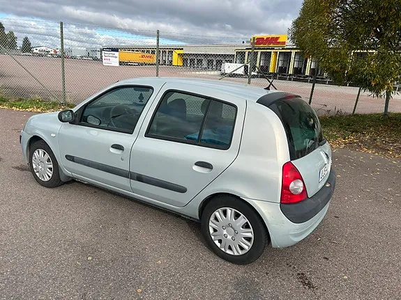 Renault Clio 2003 photo 2